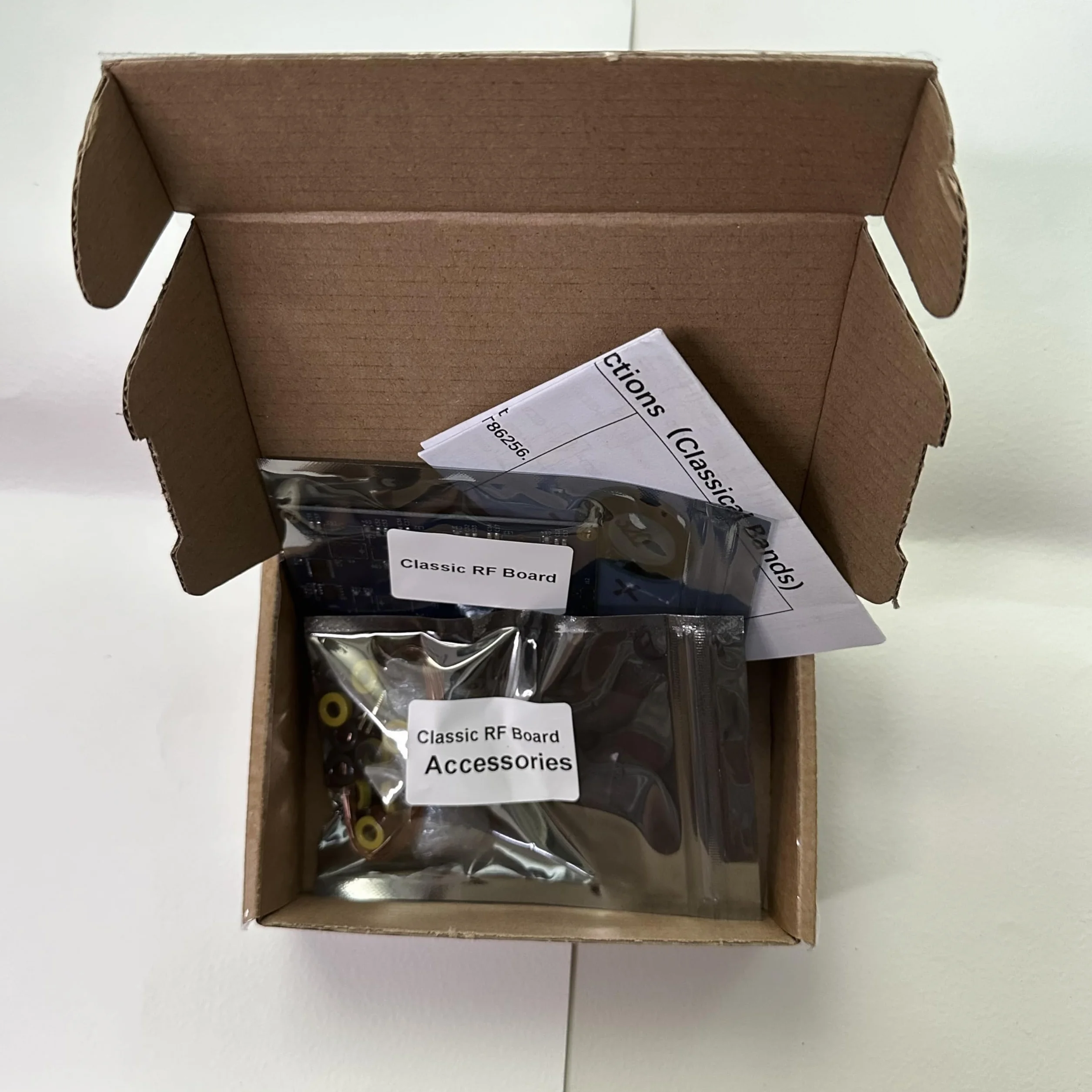 Malahit tr uSDX transceiver Classic Band RF Board Kits by PE1NNZ and DL2MAN Efficiencies in The 70-75% Region Match with ATU-100