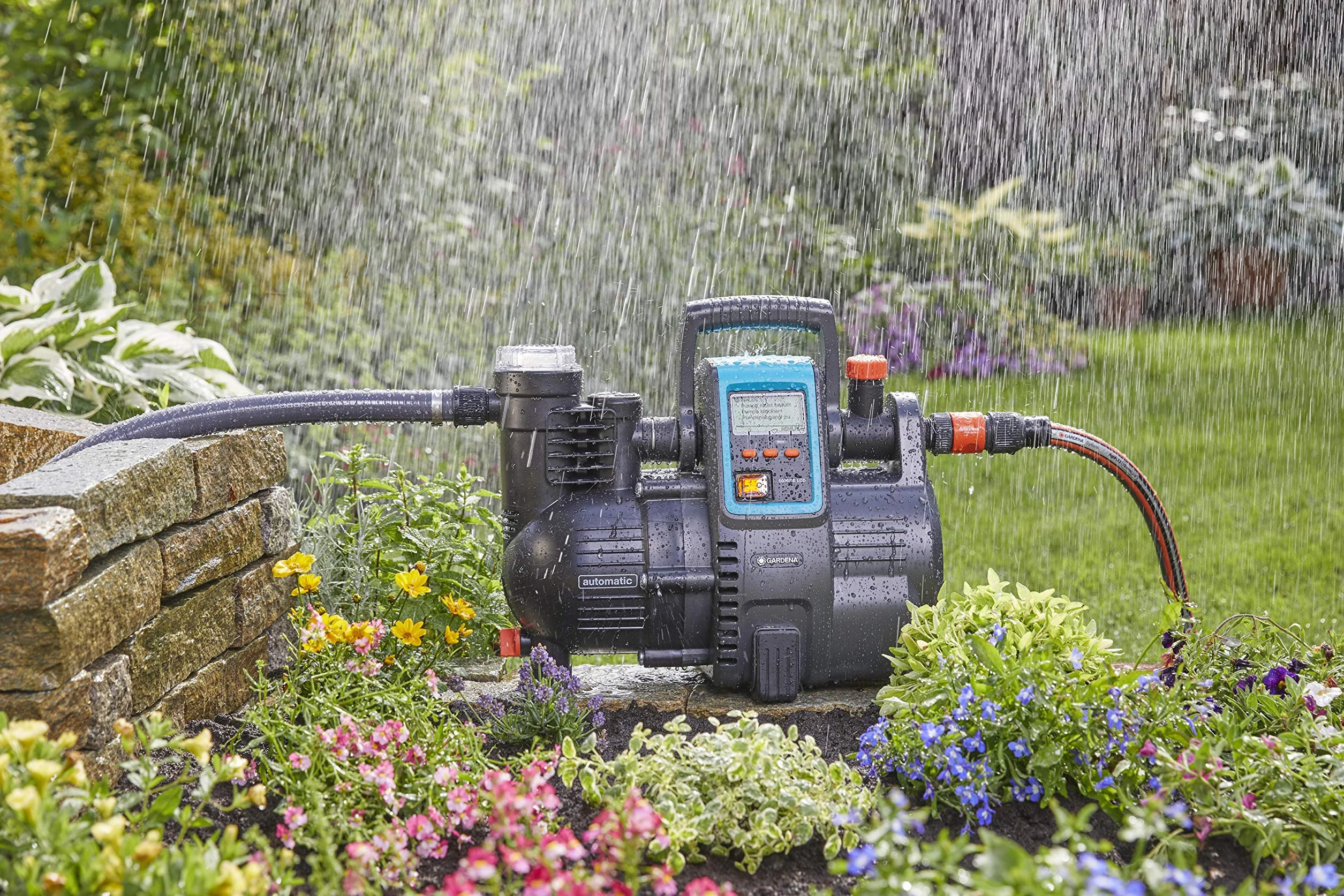 Gardena automatyczny hydrofor Comfort 5000/5E LCD: wyświetlacz LCD, energooszczędność, wydajność 5000 l/h, silnik 1300 W, ochronny wyłącznik termiczny i zabezpieczenie przed pracą na sucho (1759-20)