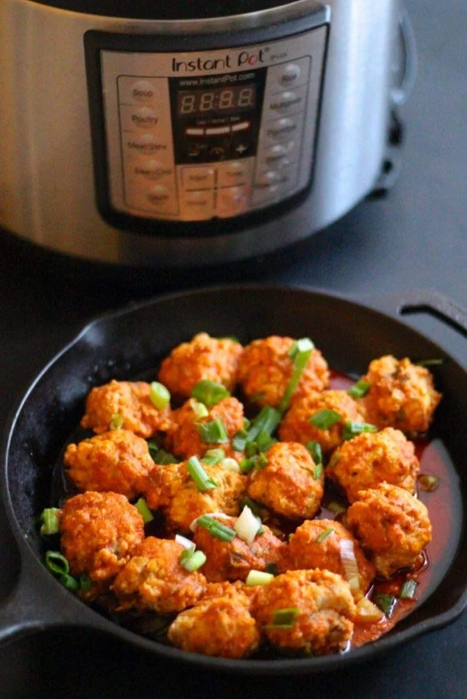 The Keto Instant Pot Recipe Book: Easy to Make Ketogenic Diet Recipes in the Instant Pot: A Keto Diet Cookbook for Beginners