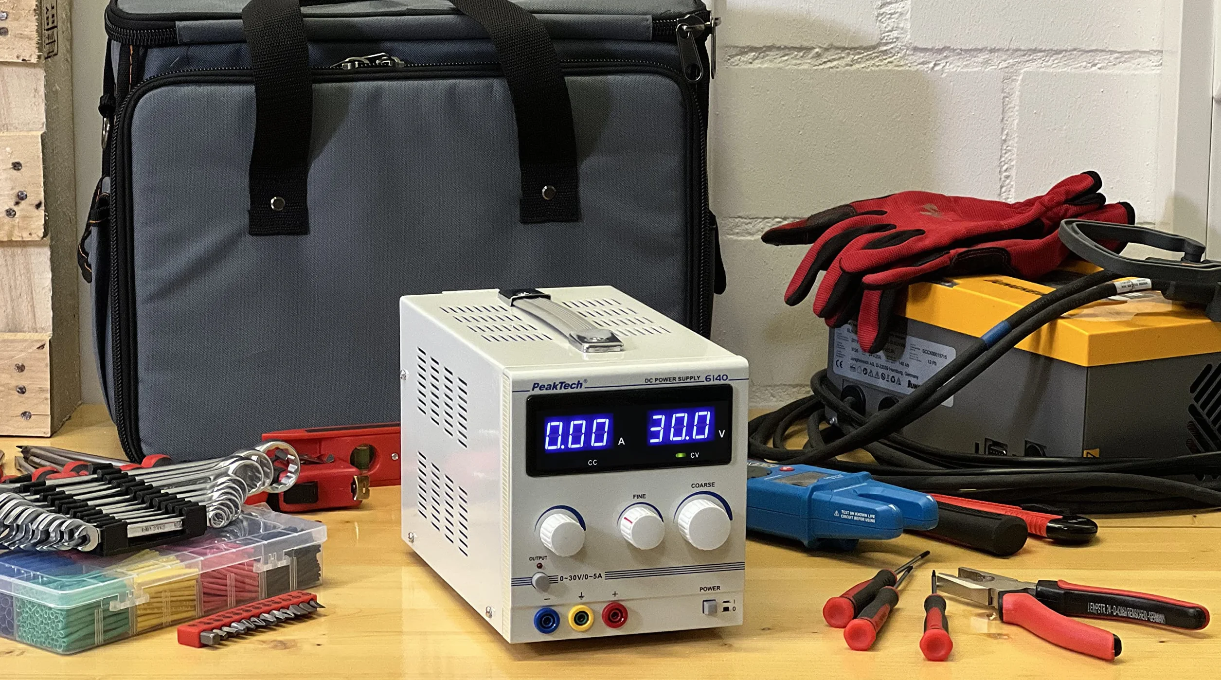 PeakTech P 6140 - DC Linear Labornetzgerät ~ 0-30 V / 0-5 A