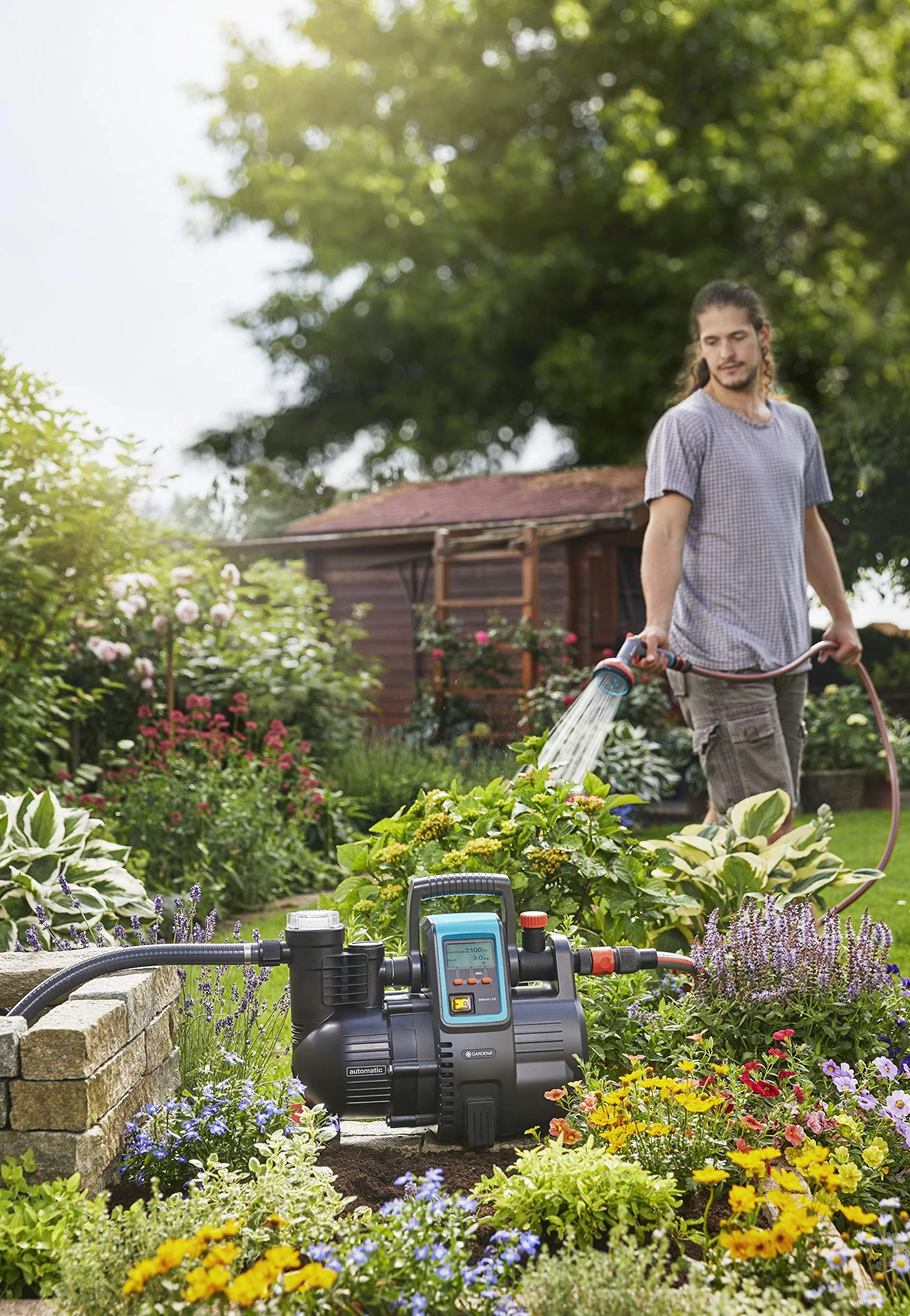 Gardena automatyczny hydrofor Comfort 5000/5E LCD: wyświetlacz LCD, energooszczędność, wydajność 5000 l/h, silnik 1300 W, ochronny wyłącznik termiczny i zabezpieczenie przed pracą na sucho (1759-20)