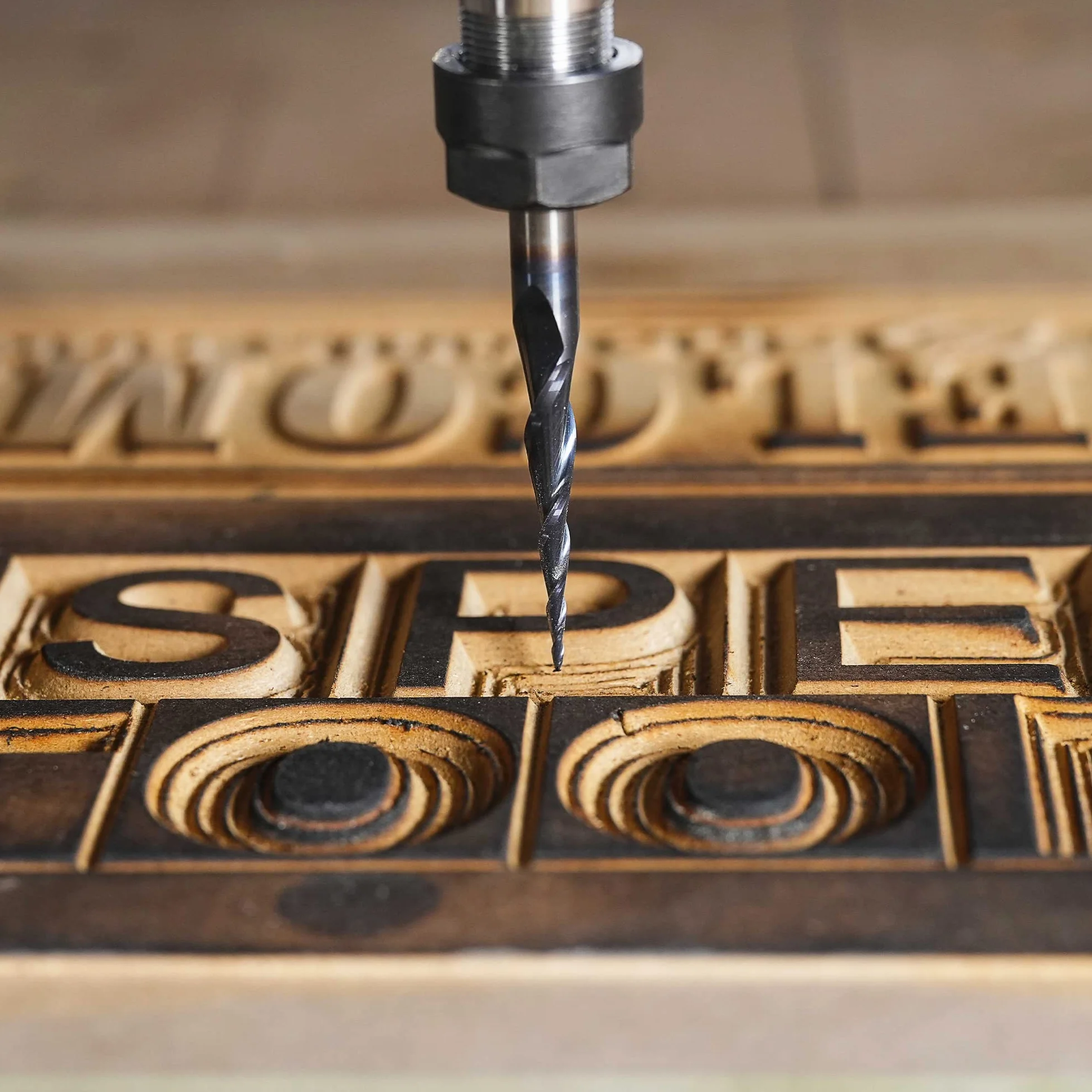 SpeTool Narzędzie do grawerowania CNC Frez z z węglika spiekanego, promień 1,5 6 mm chwyt