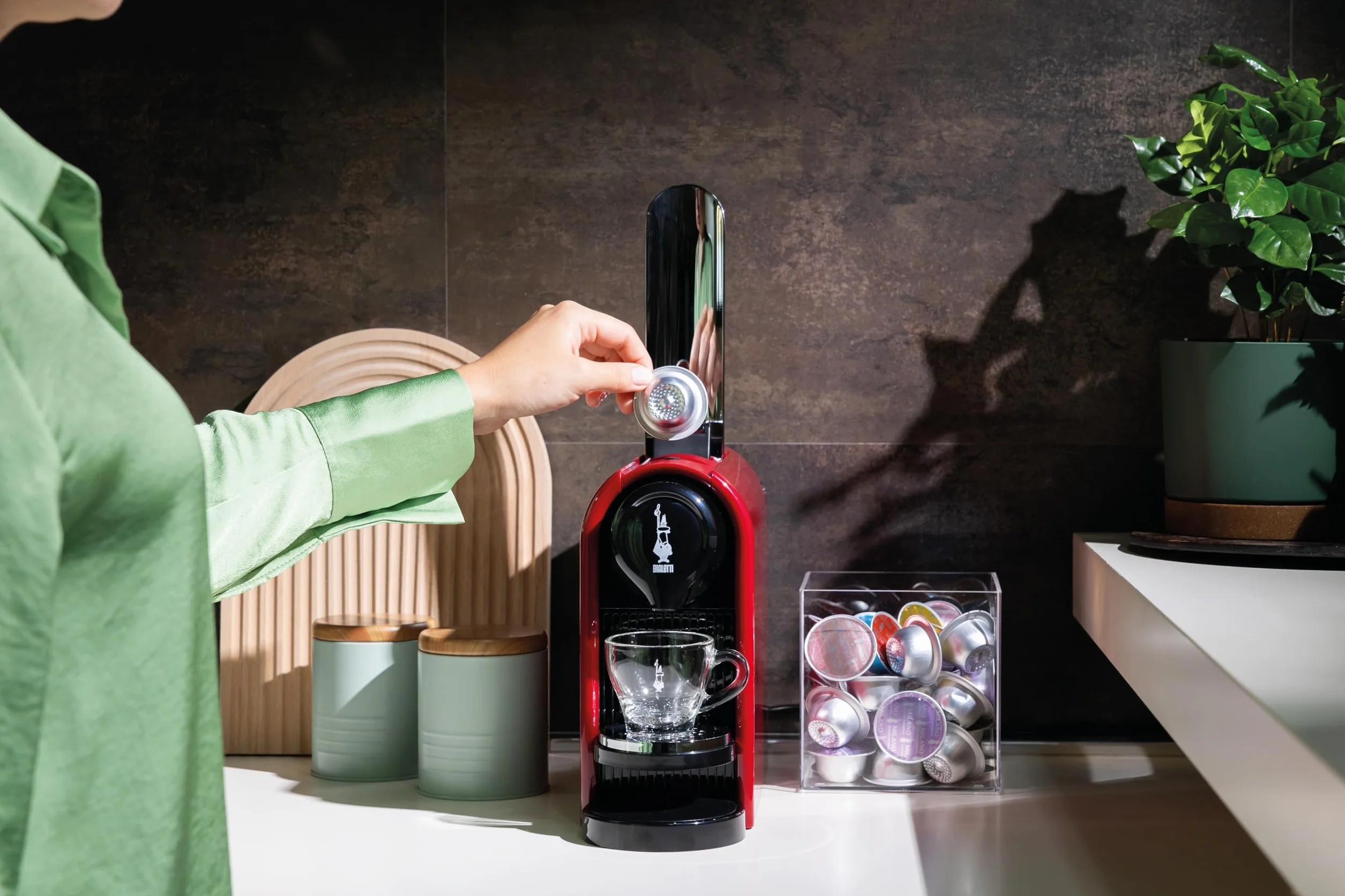 Bialetti Gioia PLUS, aluminiowa ekspres do kawy do kapsułek, zawiera 48 kapsułek, działa wyłącznie z kapsułkami, biały