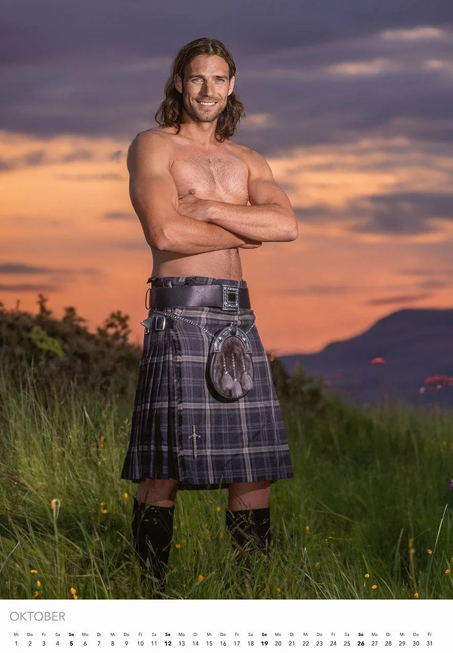 Men in Kilts Kalender 2025: Schottlands stärkste Kerle.